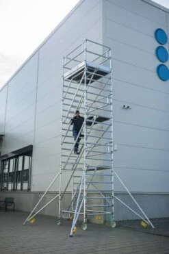 Günzburger Aluminium-Rollgerüst Mit Schrägaufstiegen, 167400