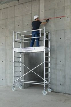 Günzburger Aluminium-Rollgerüst Mit Fahrbalken*, Plattformen Im 2m-Abstand, 154645