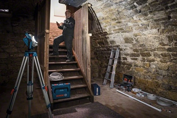 Bosch Akku-Bauleuchte GLI 18V-2200 C 0601446501 – Bild 14